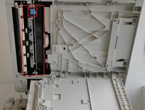 佳能5560打印机粉盖拆解方法？