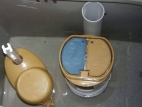 马桶水箱漏水怎么办？维修步骤和费用是多少？