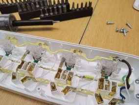 电磁炉维修插座接线方法（解决电磁炉插座接线问题的关键步骤和注意事项）