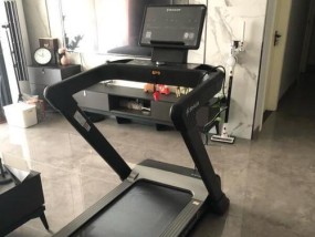 跑步机爬坡的好处及正确使用方法（让你的跑步更）