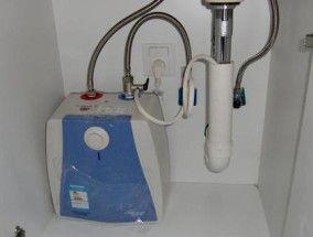 桶装热水器拆开清洗方法（轻松保持热水器清洁）
