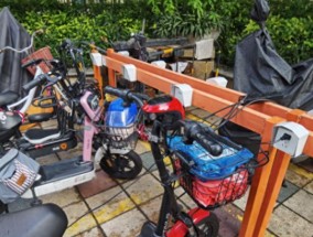 高温红色警报！电动车夏季充电紧急提醒，牢记“3要拔4不充”要求