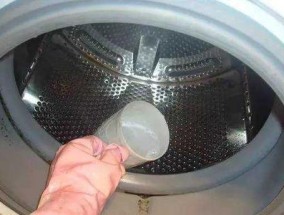 如何清洗老式洗衣机甩干桶（简单）