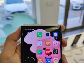 带有摄像头桶灯的手机型号是什么？这种手机的特点是什么？