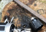 手机充电器线夹头拆卸方法是什么？拆卸时应该注意什么？