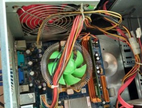 电脑显示器没有电源线怎么办（解决电源线丢失或损坏的问题）