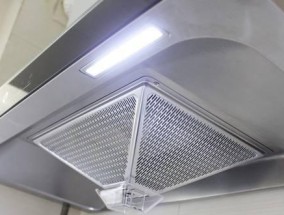 油烟机滤网清洗方法（轻松有效的清洗技巧）