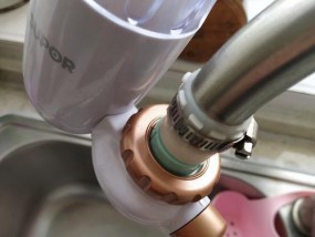 如何正确清洗净水器新换滤芯（简单易行的净水器滤芯清洗方法）