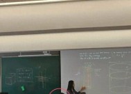 韦东奕与广西姑娘王虹首次同框：比“谁更厉害”更重要的，是中国数学的“双向奔赴”
