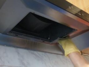 以火碱清洗油烟机的好处（提高清洁效果）