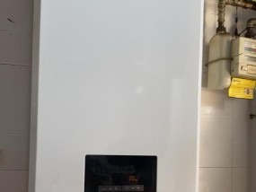 燃气热水器接地暖的安装方法（实用指南）