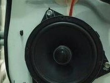 后座椅低音炮安装步骤是什么？安装时应注意什么？