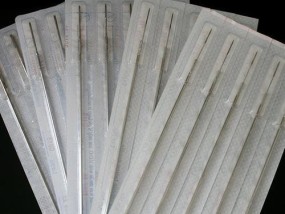 圆针通用充电器的使用方法是什么？兼容性如何？