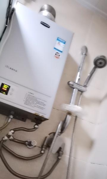 暖气管道热水器清洗方法（简单实用的清洗步骤及注意事项）  第1张