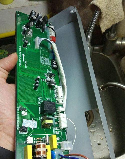 海尔热水器报E3故障的原因和解决方法（探究海尔热水器报E3故障的根本原因及应对方案）  第1张