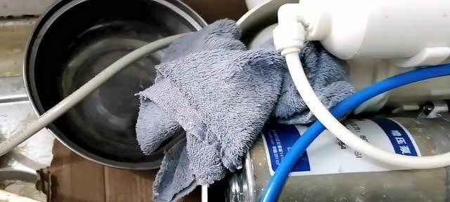 九阳净水器水管漏水的修理方法（解决九阳净水器水管漏水的实用技巧）  第1张