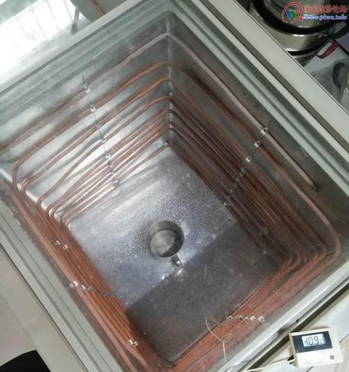 冰柜漏水修理指南（应对冰柜漏水的实用技巧）  第1张