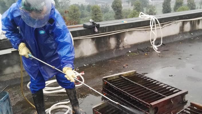 高层外墙油烟机清洗的方法（高层外墙油烟机清洗的步骤及注意事项）  第3张