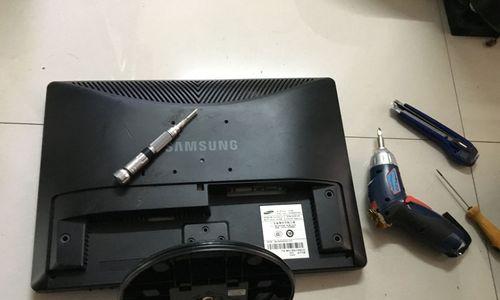 电脑显示器划痕修复指南（如何修复电脑显示器上的划痕及）  第2张