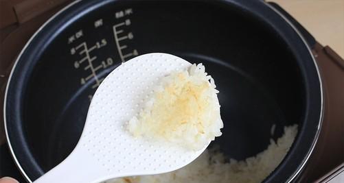 电饭煲不熬稀饭了怎么回事（探究电饭煲失去熬稀饭功能的原因和解决方法）  第2张