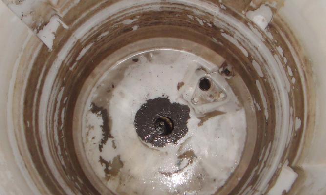 恒温热水器水管清洗方法是什么？如何有效清洗以延长使用寿命？  第3张