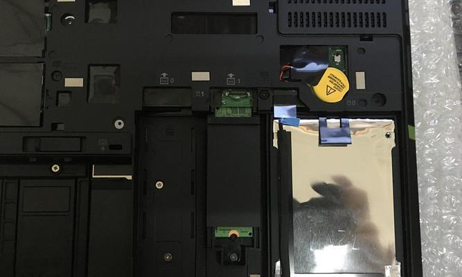 联想笔记本电池P50如何拆卸？需要哪些工具？  第1张