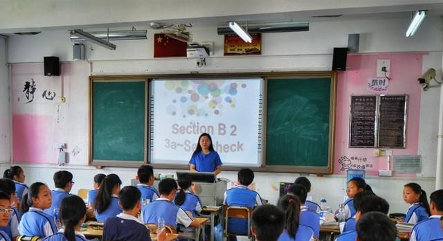 如何正确使用桌面投影仪进行教室教学？  第2张