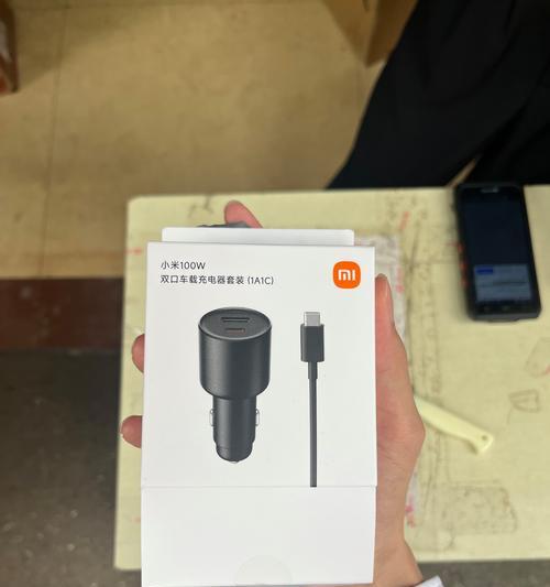透明充电器双口插头有何特点？  第1张