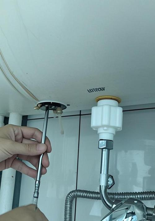 台面抽水热水器怎么安装？安装过程中需要注意什么？  第1张