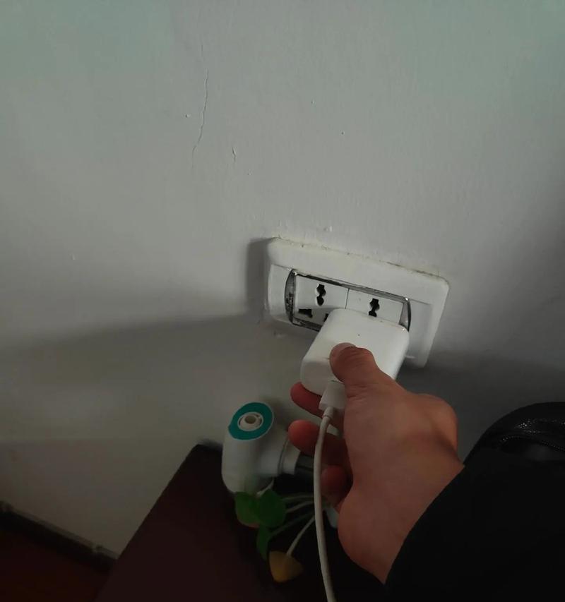 索尼相机的充电器插头怎么拔？正确拔出方法是什么？  第1张