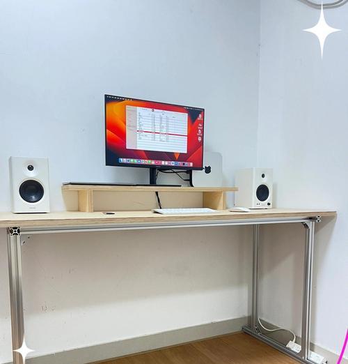 卧室电脑桌如何设计既美观又实用？有哪些设计要点？  第1张