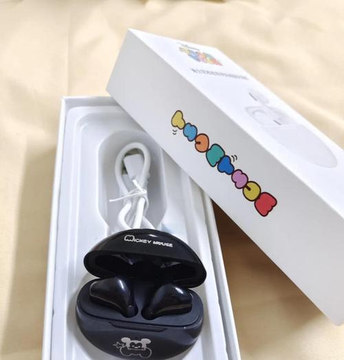 蓝牙耳机耳环迪士尼的佩戴方式是什么？  第2张