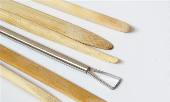 键盘油泥如何有效清洗？使用什么工具或产品清洗最好？  第1张