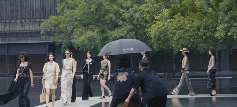 挑战复杂环境！索尼 FX 系列 11 台电影摄影机如何完成电影感时装直播秀  第3张